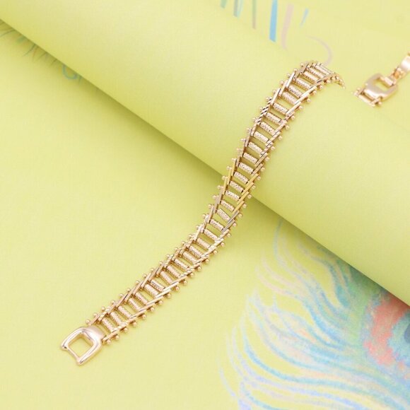 "Elegant Rose Gold Plated Bracelet with Textured Ladder Design, XPBL0858 - Picture 6 of 12